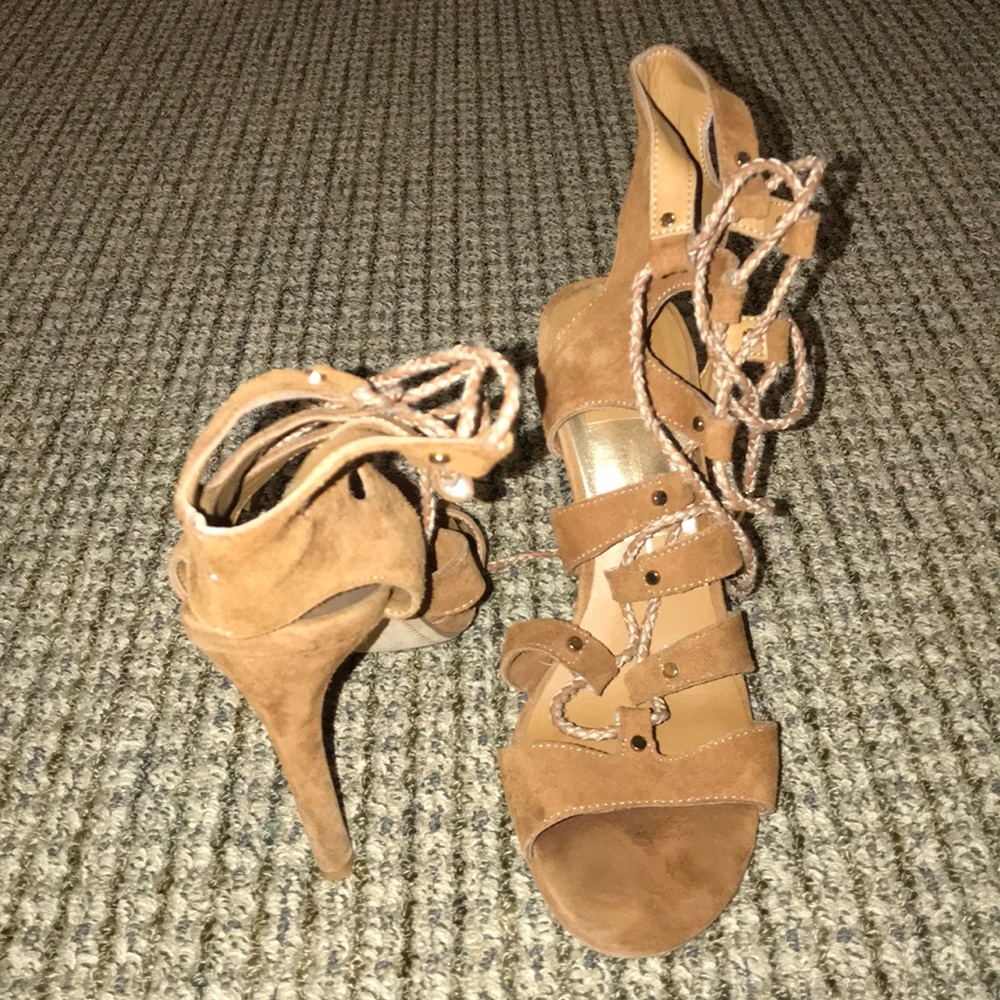 SIZE 8.5 DOLCE VITA BROWN SUEDE HEELS WITH TIES